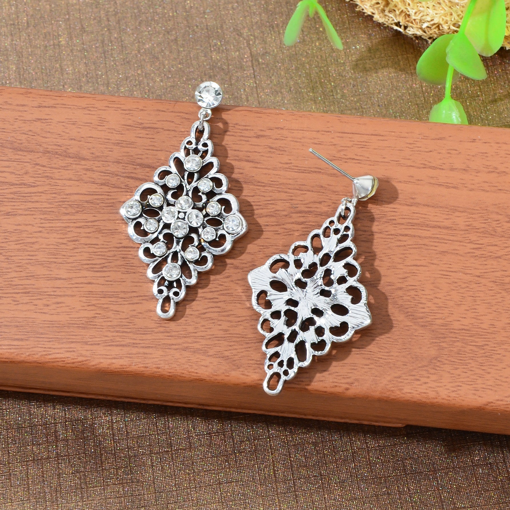 Vintage Rhinestone Decor Antique Silver Hollow Geometric Rhombus Dangle Earrings