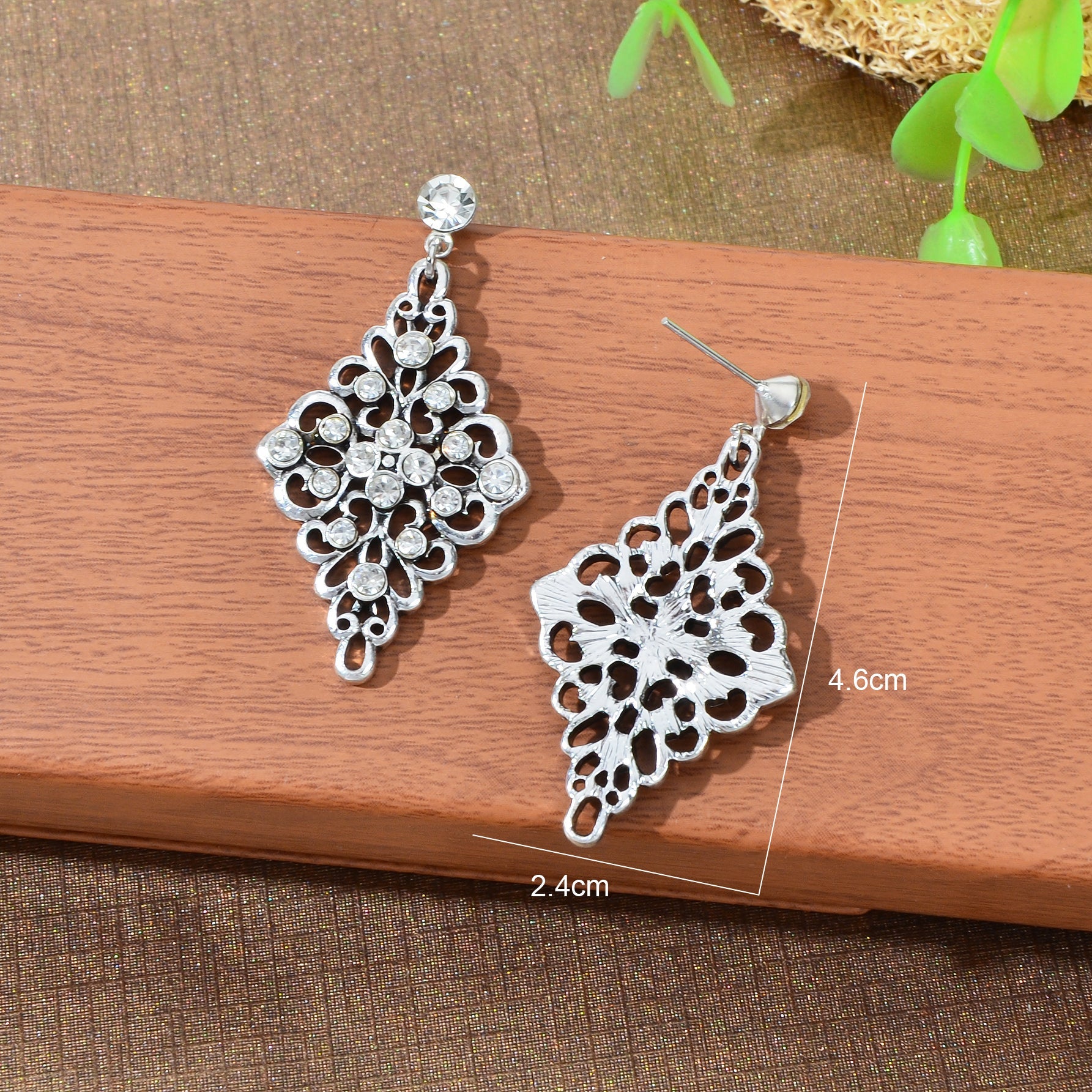 Vintage Rhinestone Decor Antique Silver Hollow Geometric Rhombus Dangle Earrings